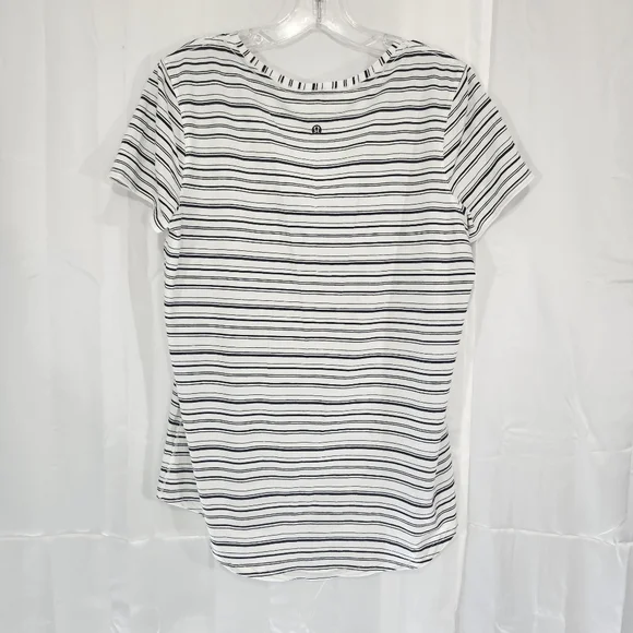 Lululemon Athletica Size 10 Black and White Striped V-Neck Tee - Picture 2 of 6